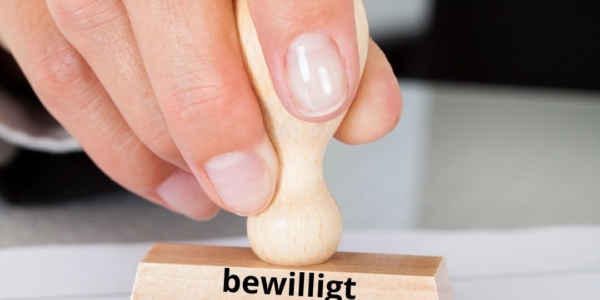Die Zahlung von Bewilligungs- und Kontrollgebühren darf nicht als Voraussetzung für die Baufreigabe verlangt werden.